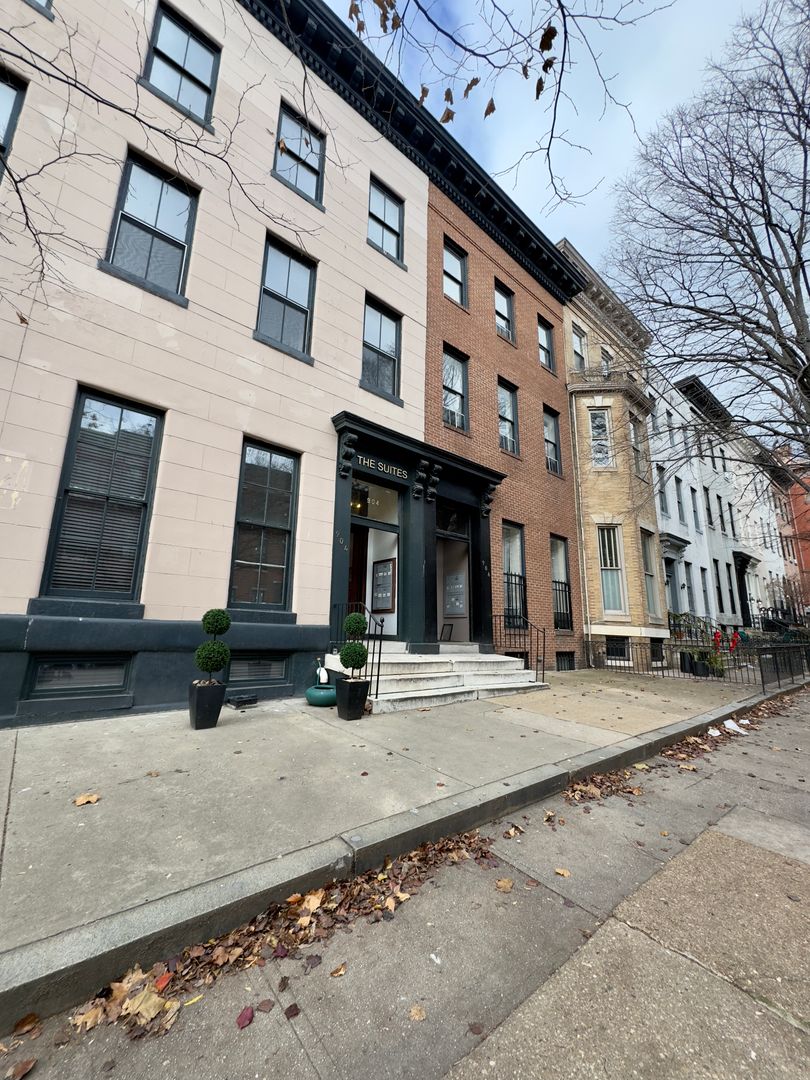 Baltimore Apartment: 902-904 St Paul St