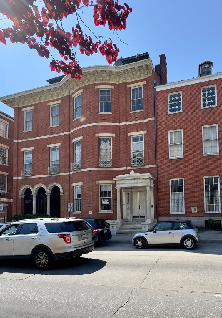 Baltimore Apartment: 7-9 W Mulberry St