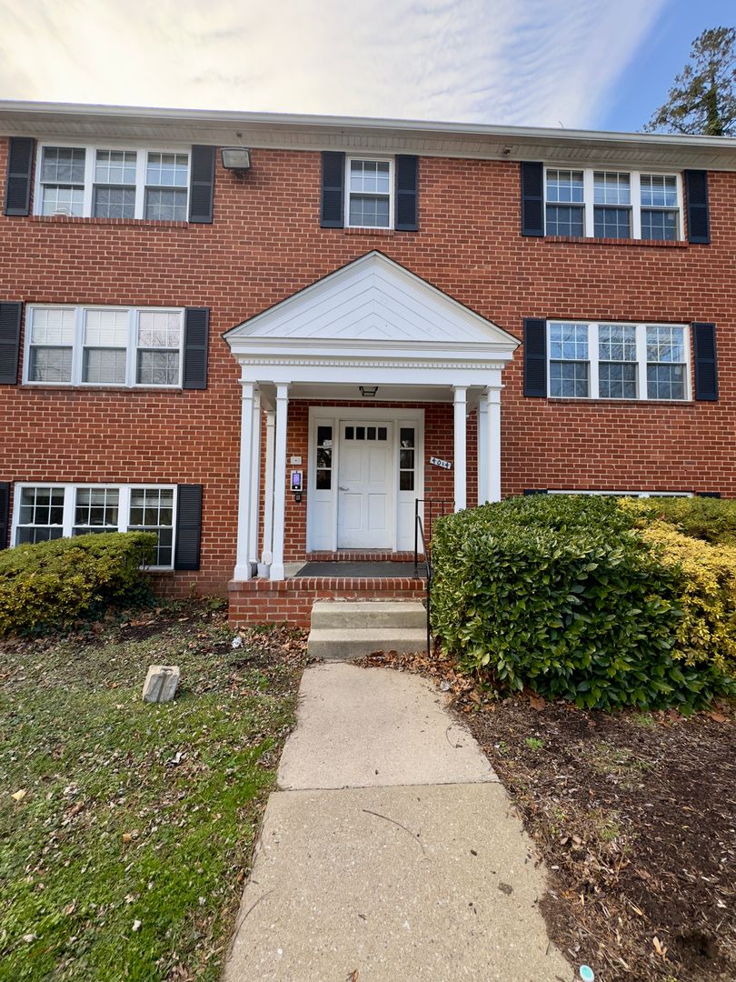 Baltimore Apartment: 4000 - 4014 Linkwood Road