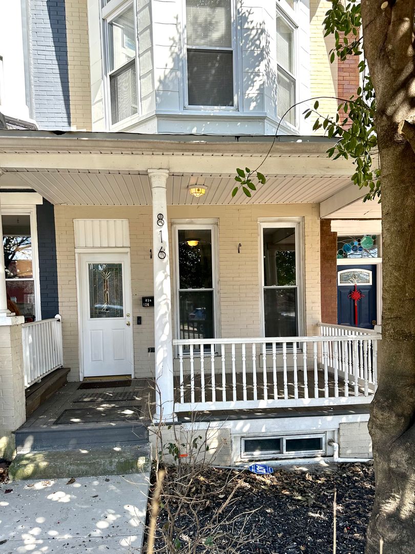 Baltimore Townhome: 816 W 37th St