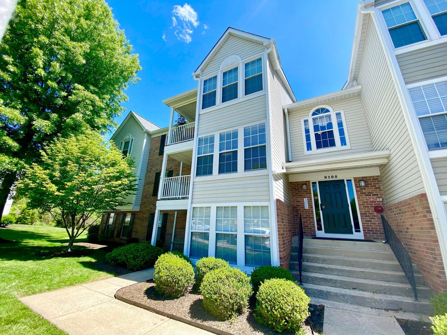 Parkville Condo: 9105 Lincolnshire Ct