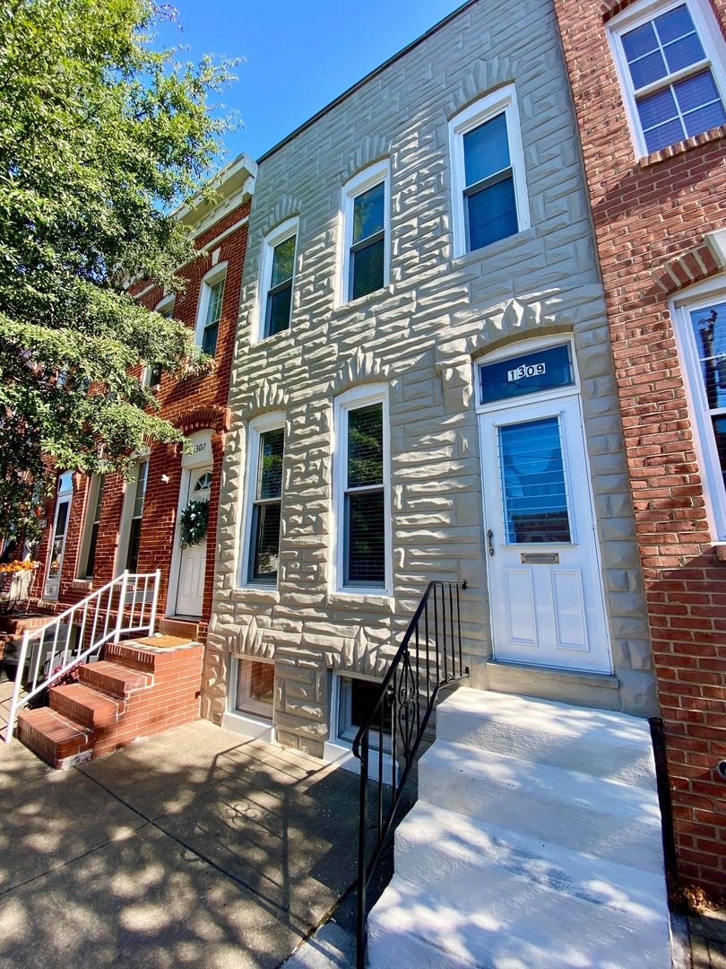 Baltimore Townhome: 1309 Hull St