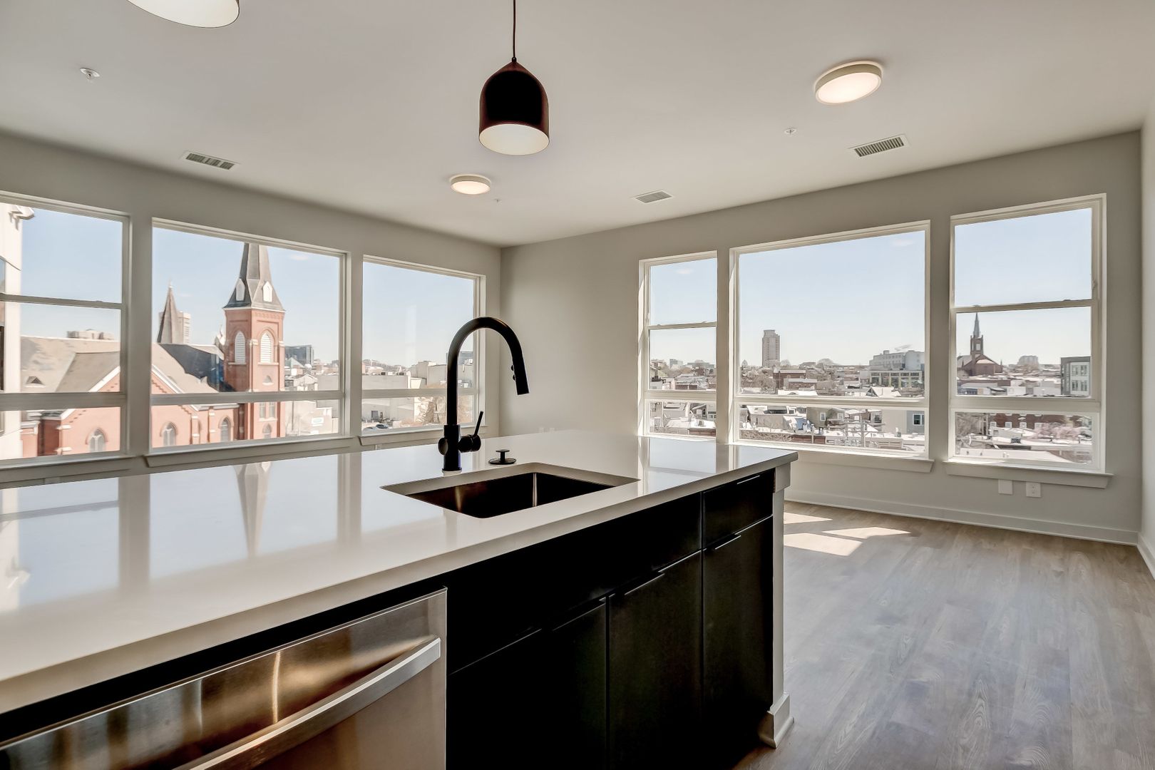 Baltimore Apartment: 115 W Hamburg