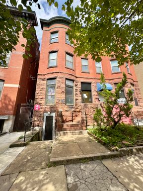 Charming 2BD/1BA Apartment Unit with In-Unit Laundry in Old Goucher, Baltimore, MD! – photo 1