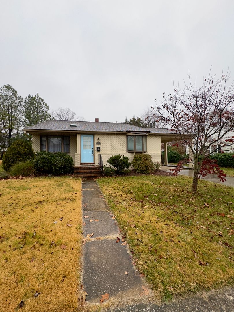 Lutherville Timonium House: 1321 Warwick Dr