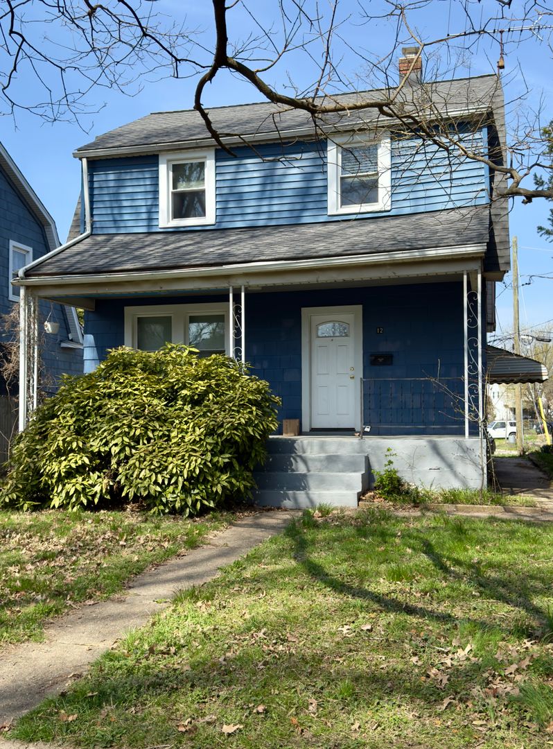 Dundalk House: 12 Leeway Rd