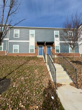 Get 1 month rent free! Charming 3BD/2BA Apartment in Hamilton, MD! – photo 1