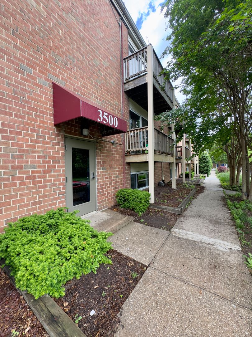 Baltimore Apartment: 3500 Beech Avenue