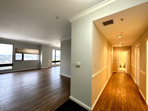 Charming 1 Bedroom/ 1.5 Bathroom Condo Unit in Inner Harbor, Baltimore, MD! – photo 1