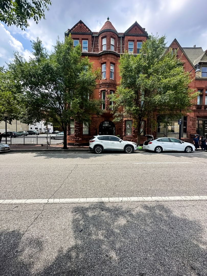 Baltimore Apartment: 914 N. Charles St