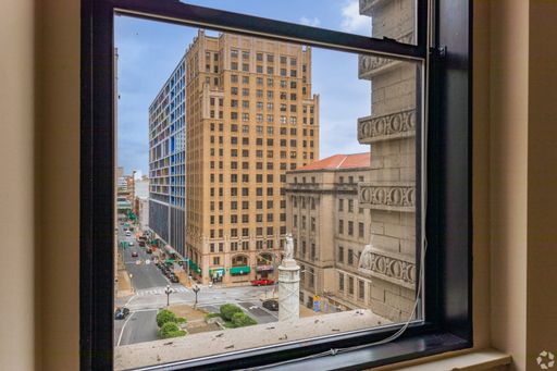 Charming 1 Bedroom/1 Bathroom Apartment Unit in Downtown Baltimore, MD! Unit 809