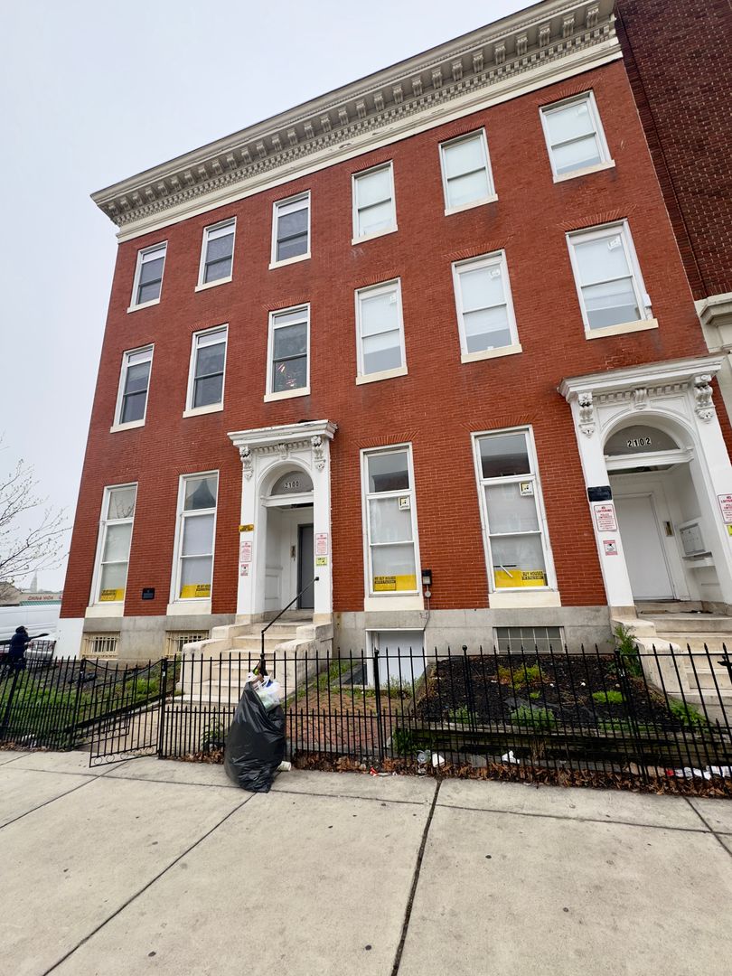 Baltimore Apartment: 2100-2102 Maryland Ave