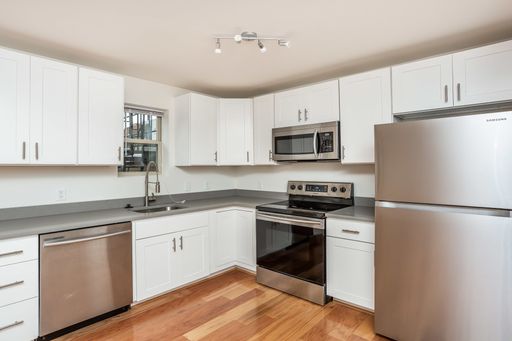 1Bed/1Bath in Renovated Historic Building ~ Heart of Mt Vernon! – photo 1