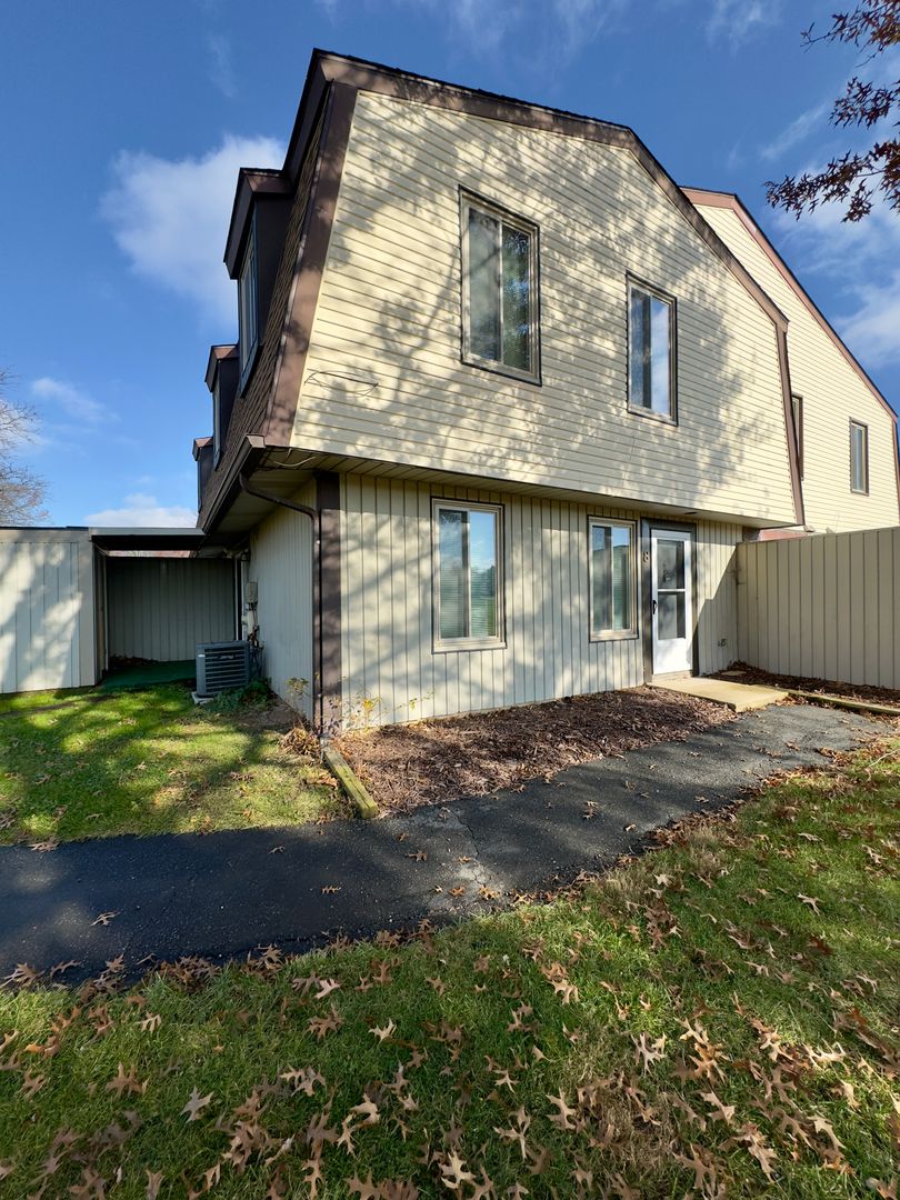 Rosedale House: 8 King Henry Circle