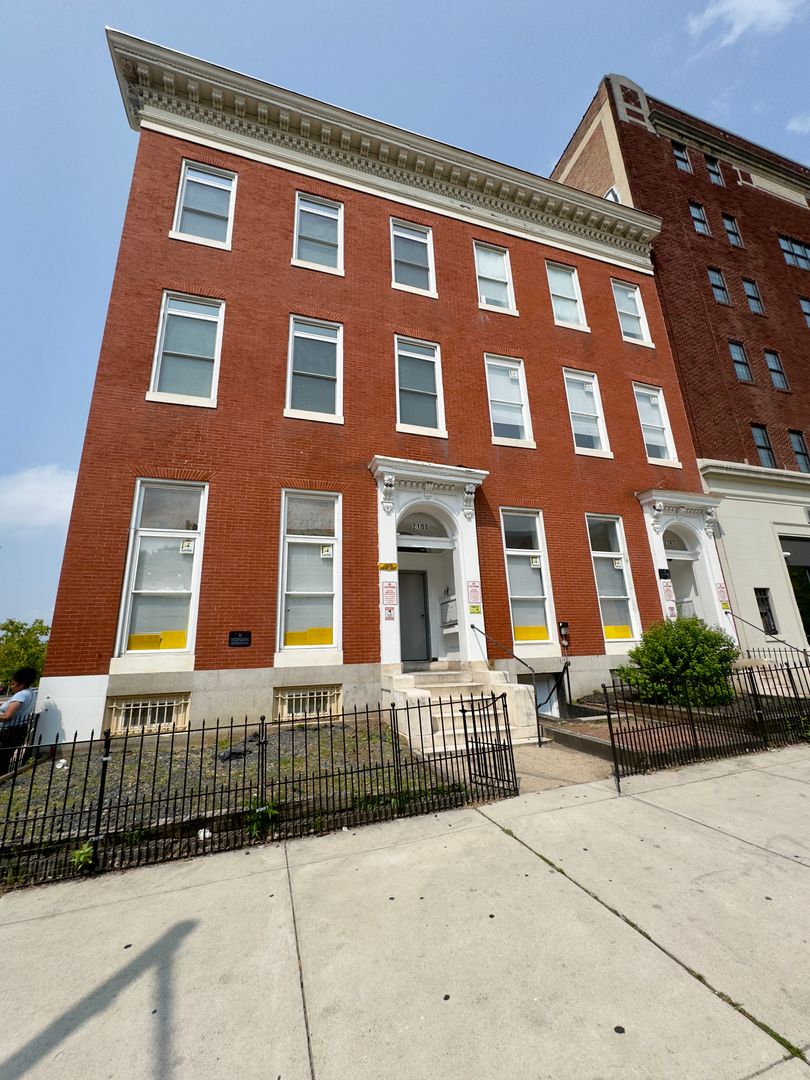 Baltimore Apartment: 2100-2102 Maryland Ave
