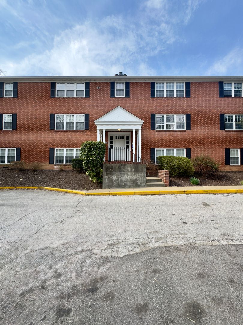 Baltimore Apartment: 4000 - 4014 Linkwood Road