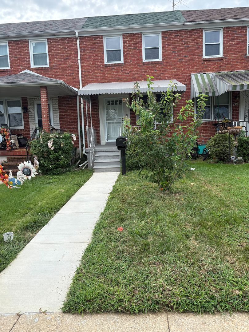 Baltimore Townhome: 433 Oakwood Rd