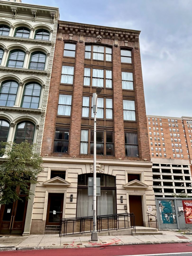 Baltimore Apartment: 311 W Baltimore St