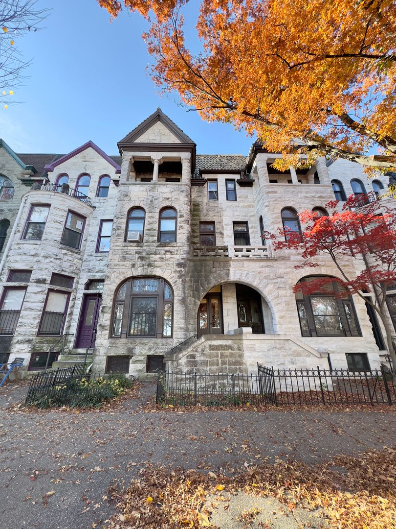 Baltimore Apartment: 1514 W Mount Royal Ave