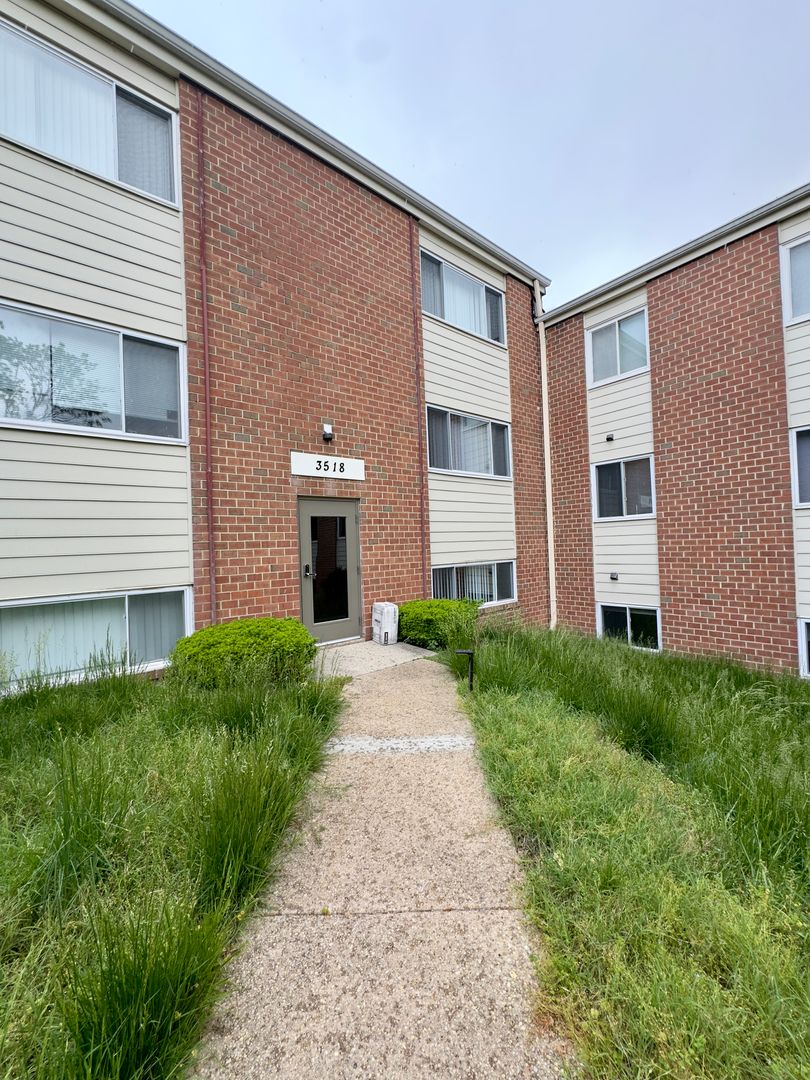 Baltimore Apartment: 3500 Beech Avenue