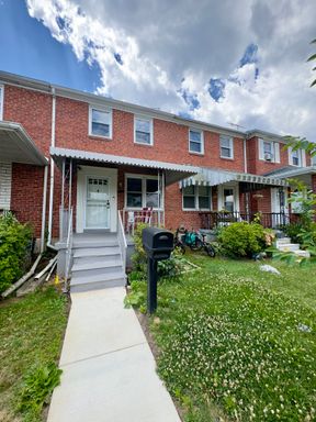 Charming 2 Bedroom/1 Bathroom Townhome in Essex, Baltimore, MD! – photo 1