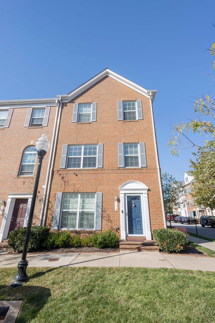 Baltimore Townhome: 304 Parkin St