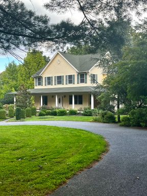 Charming 4BD/3.5BA Home in Upperco, MD!