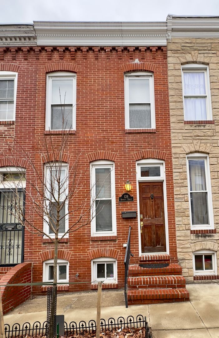 Baltimore Townhome: 126 Burnett St