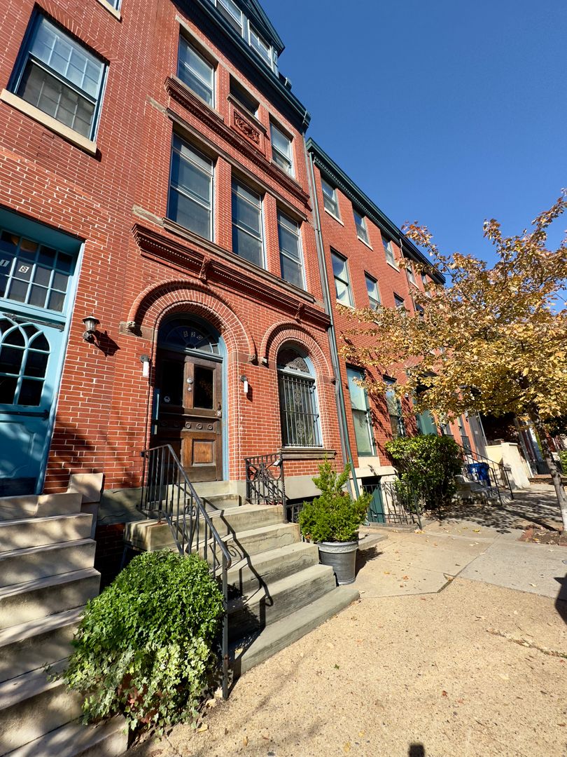 Baltimore Apartment: 820 Park Ave