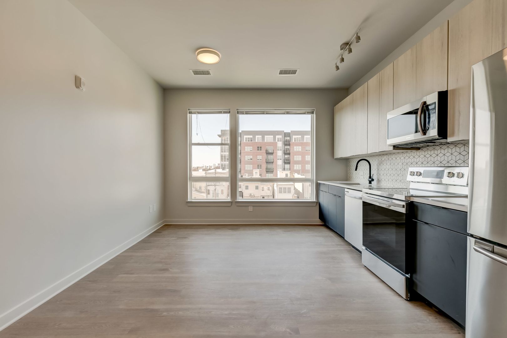 Baltimore Apartment: 115 W Hamburg