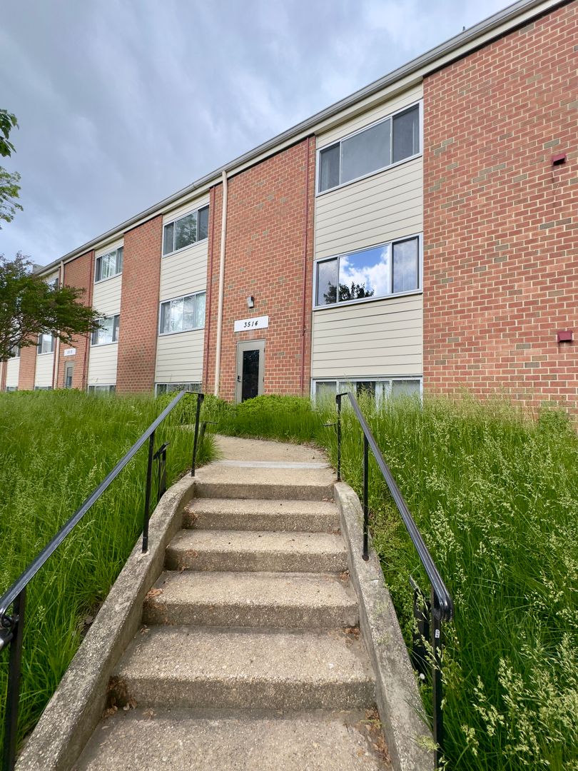 Baltimore Apartment: 3500 Beech Avenue