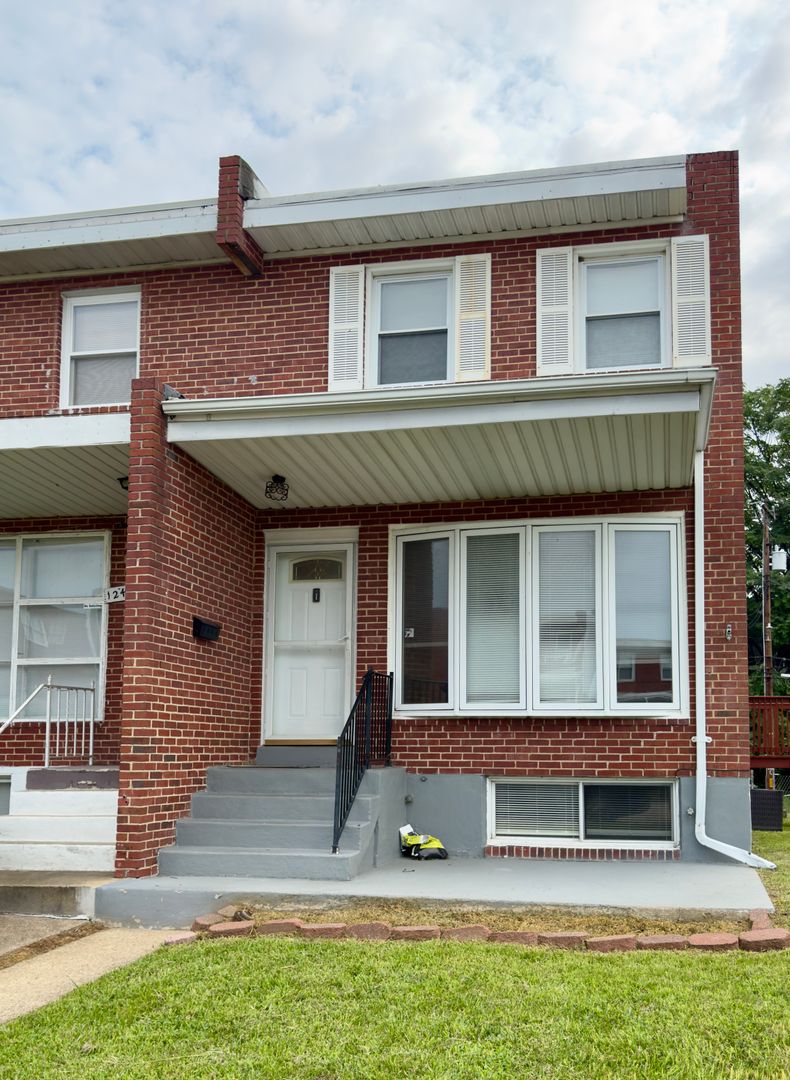 Baltimore Townhome: 1243 S Grantley St