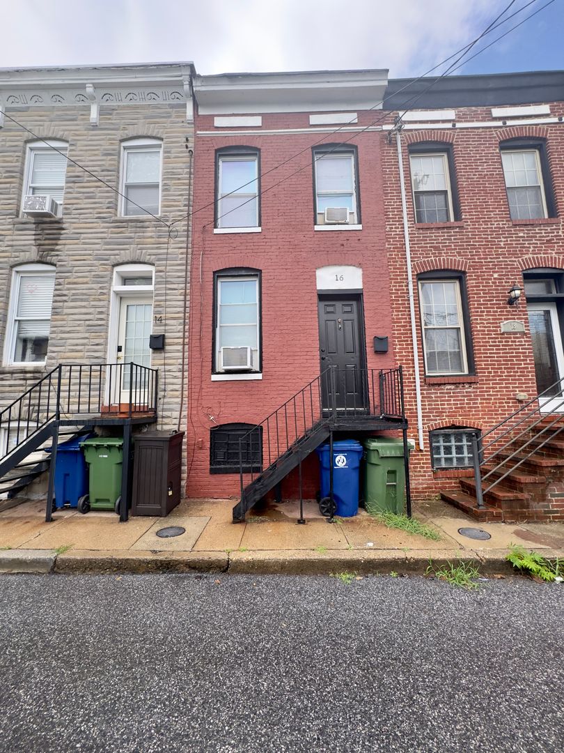 Baltimore Townhome: 16 N Madeira Street