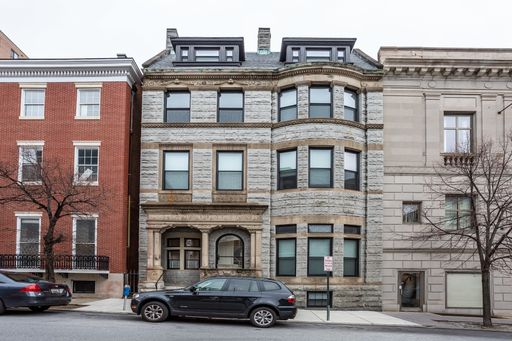 One Bedroom Apartment in Historic Mt Vernon! – photo 1