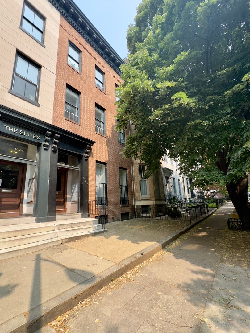 Baltimore Apartment: 906 & 935 Saint Paul Street