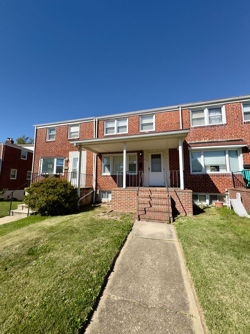 Baltimore Townhome: 1011 Linden Ave