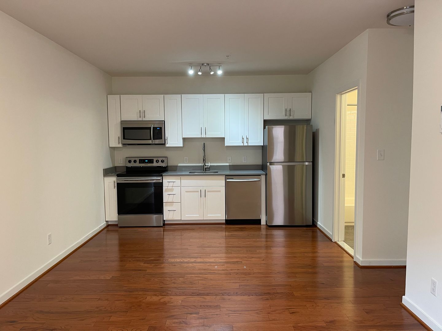 Baltimore Apartment: 605 Park Ave