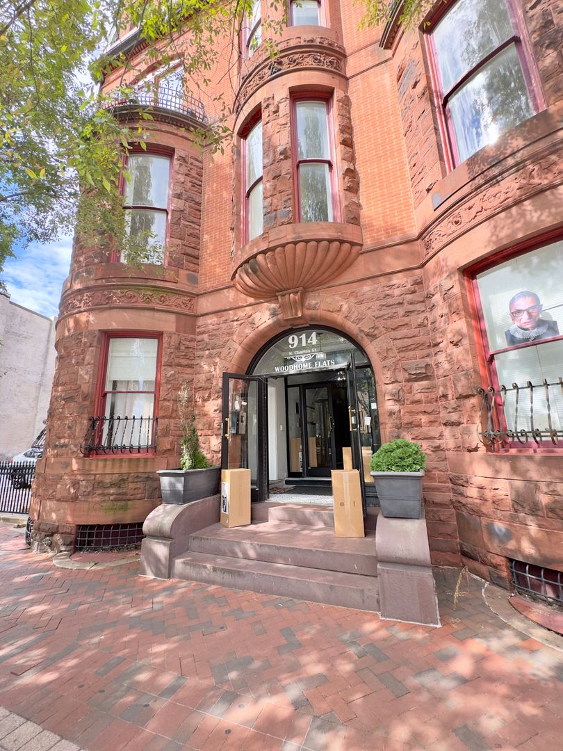 Baltimore Apartment: 914 N. Charles St