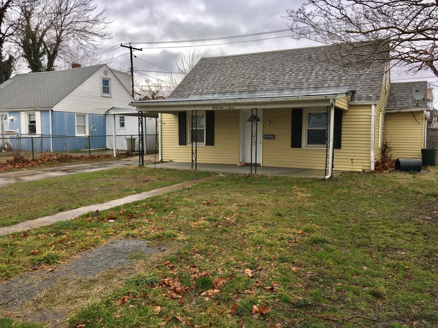 Dundalk House: 3503 Sollers Point Rd
