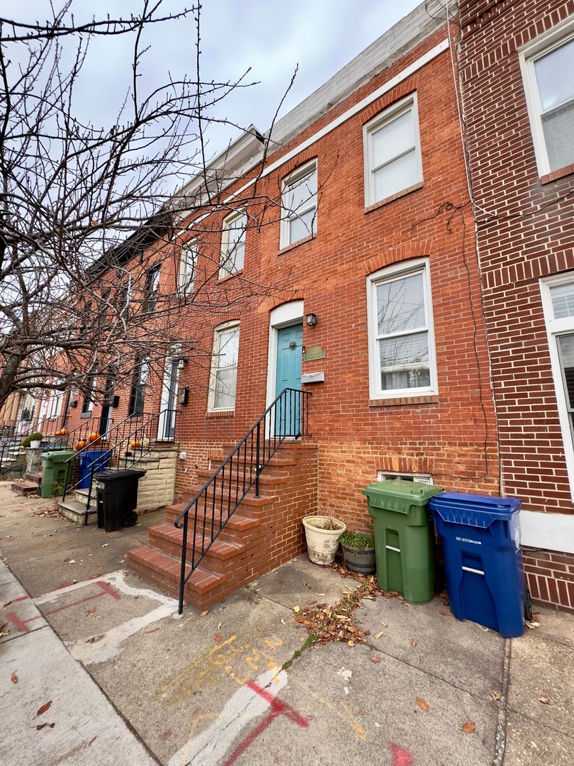 Baltimore Townhome: 3330 Hudson St