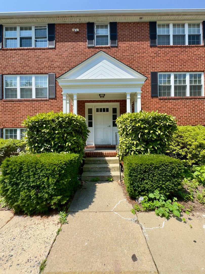 Baltimore Apartment: 4000 - 4014 Linkwood Road