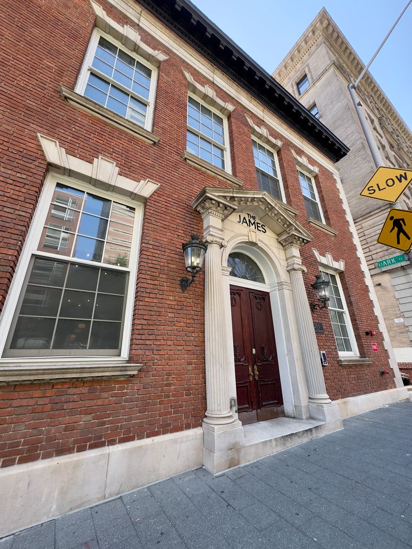 Baltimore Apartment: 211 St Paul Pl