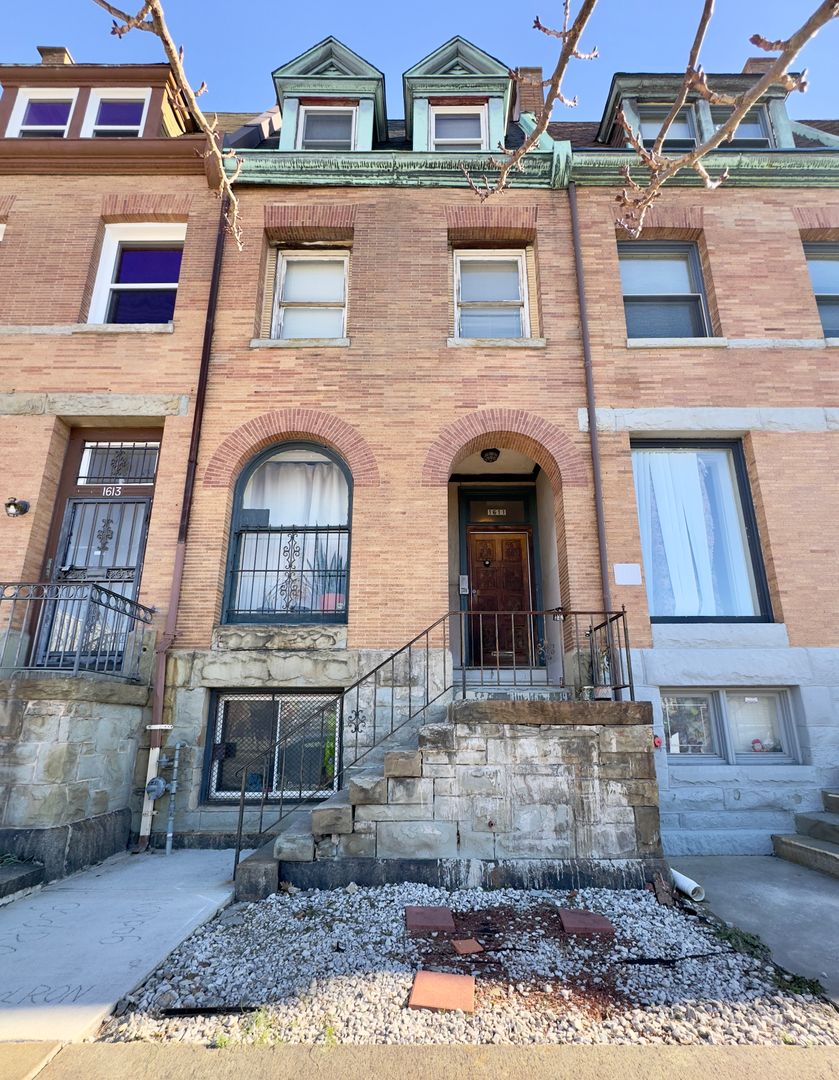 Baltimore Apartment: 1611 St. Paul St