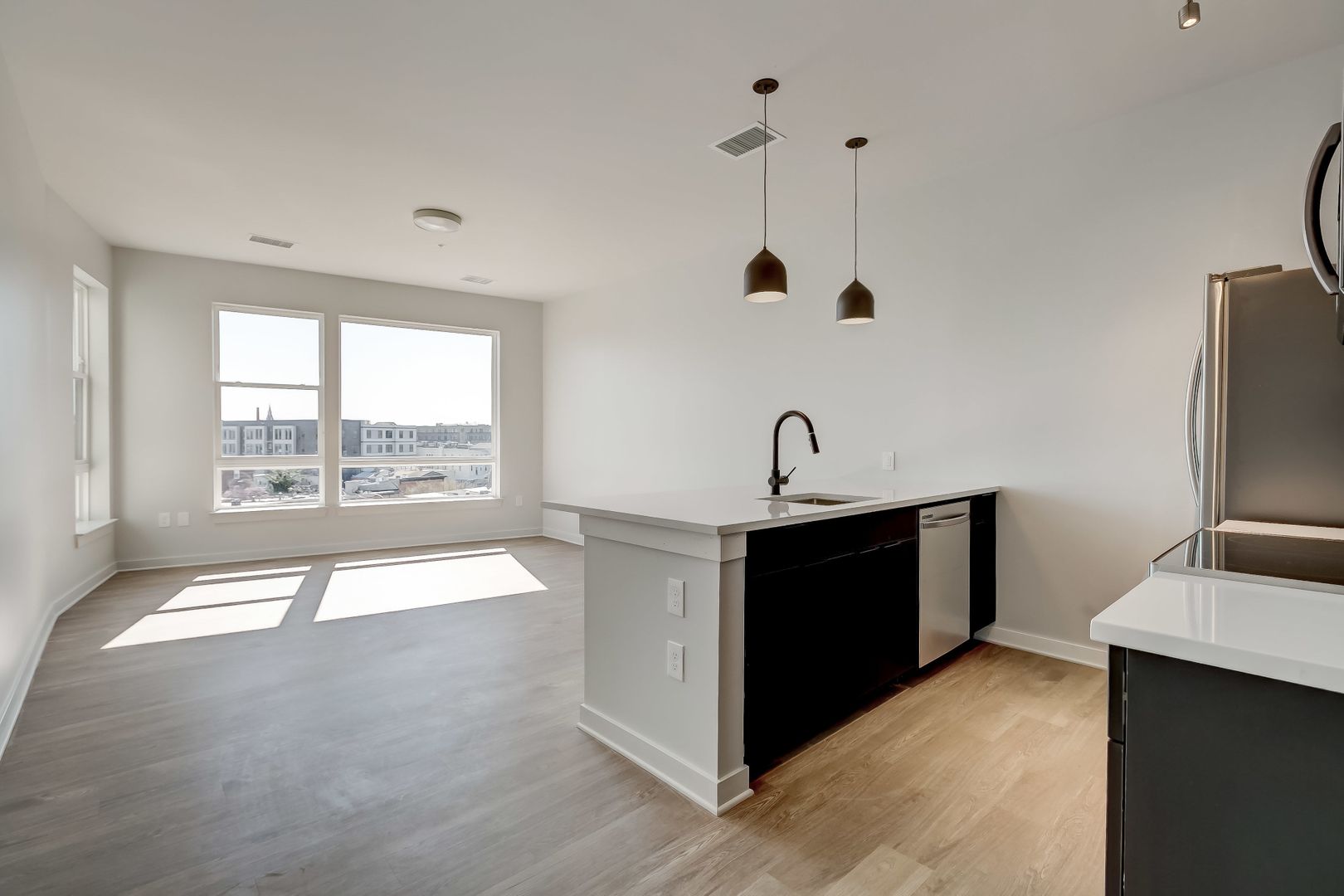 Baltimore Apartment: 115 W Hamburg