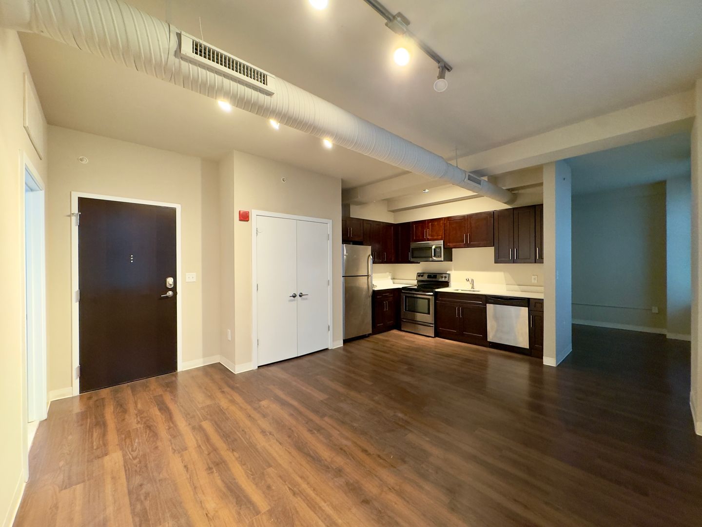 Baltimore Apartment: 10 N Calvert St