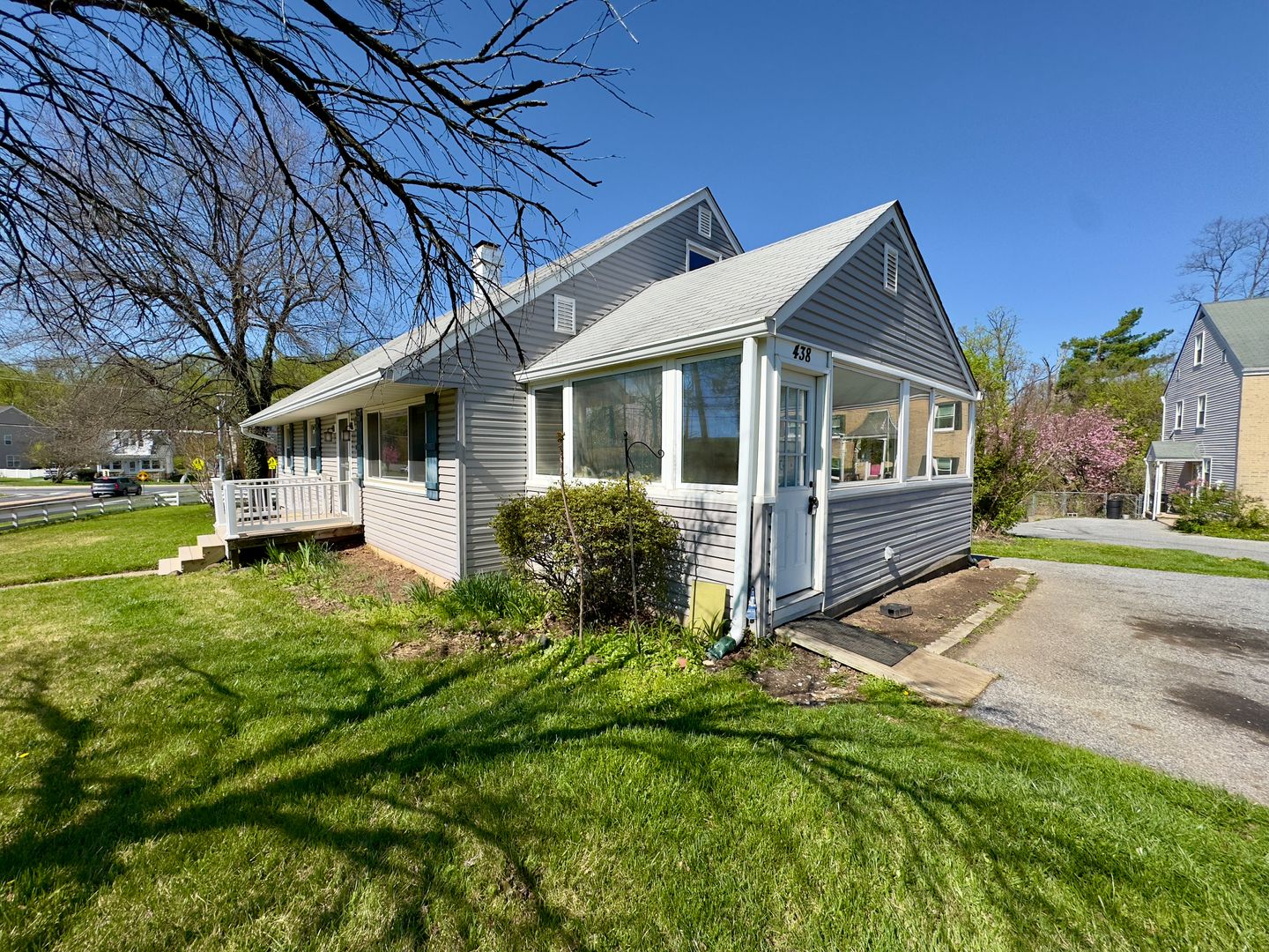 Catonsville House: 438 Bloomsbury Ave