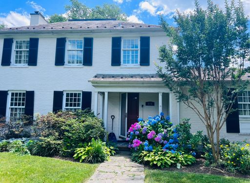 4 Bedroom House – 115 E Northern Pkwy, Baltimore, MD 21212