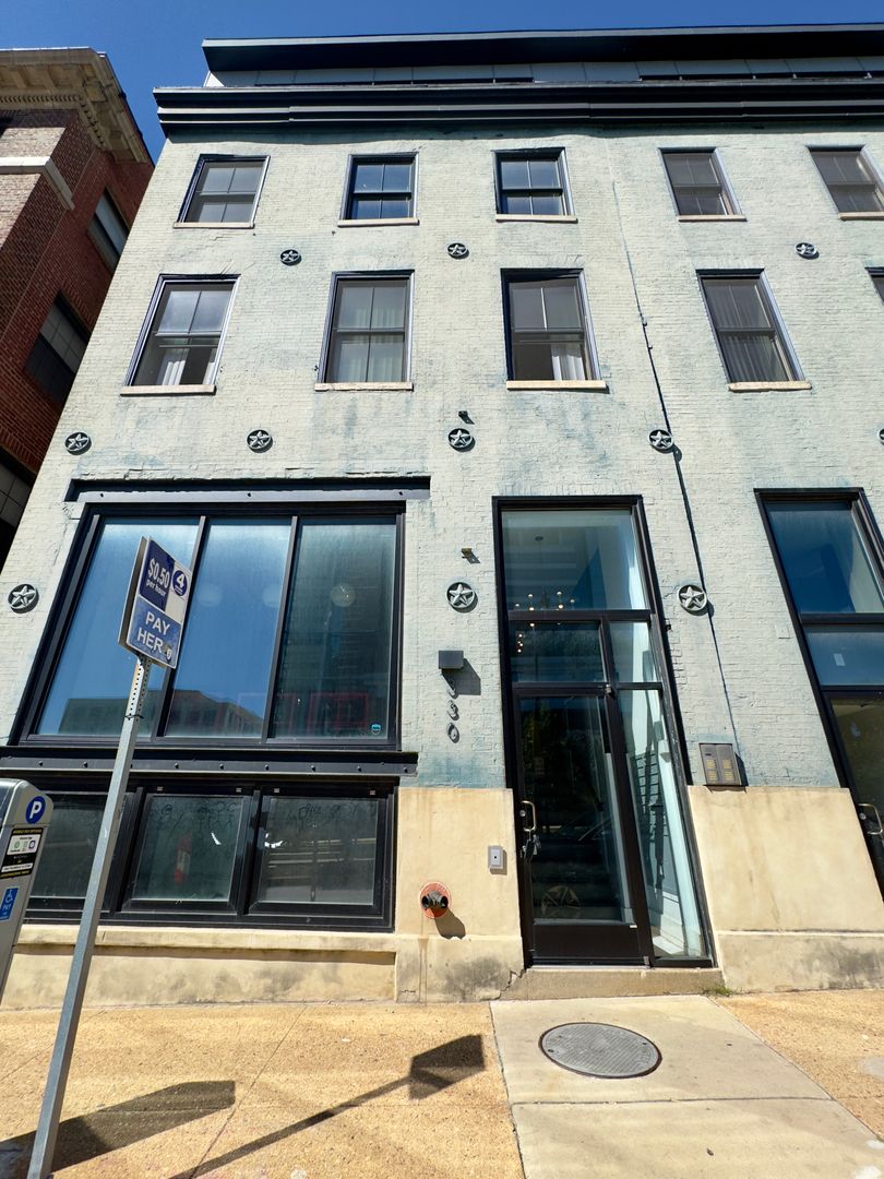 Baltimore Apartment: 330-332, 336 St Paul Pl