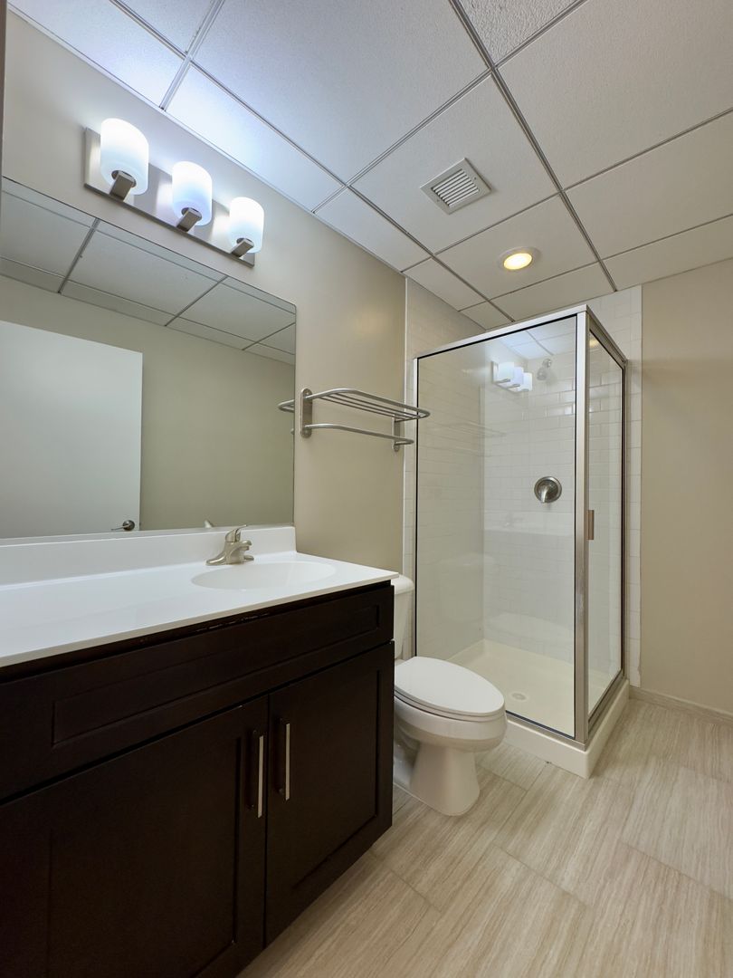 Baltimore Apartment: 10 N Calvert St