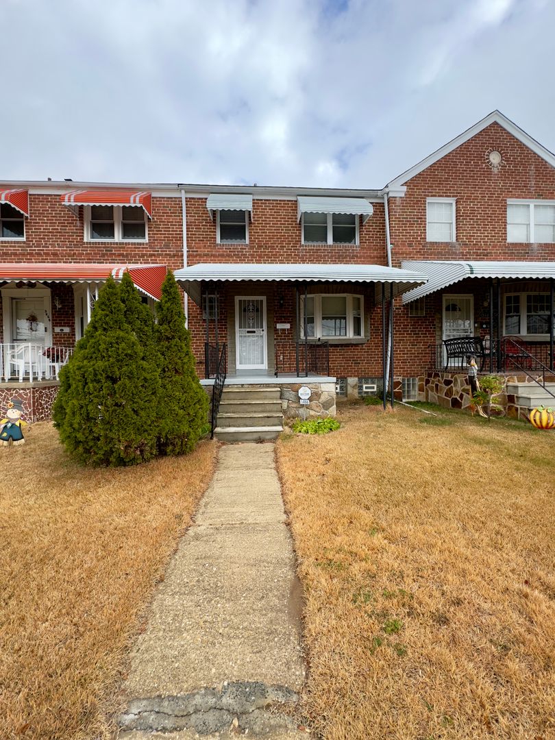 Baltimore Townhome: 5466 Addington Rd